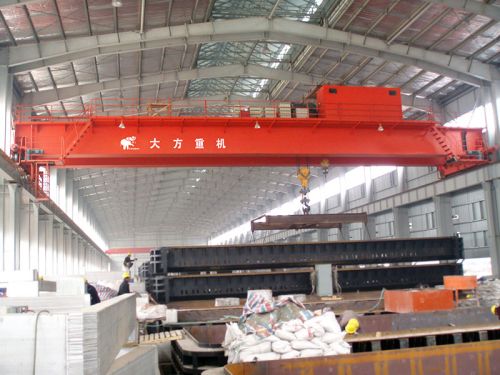 qy insulated hook bridge crane